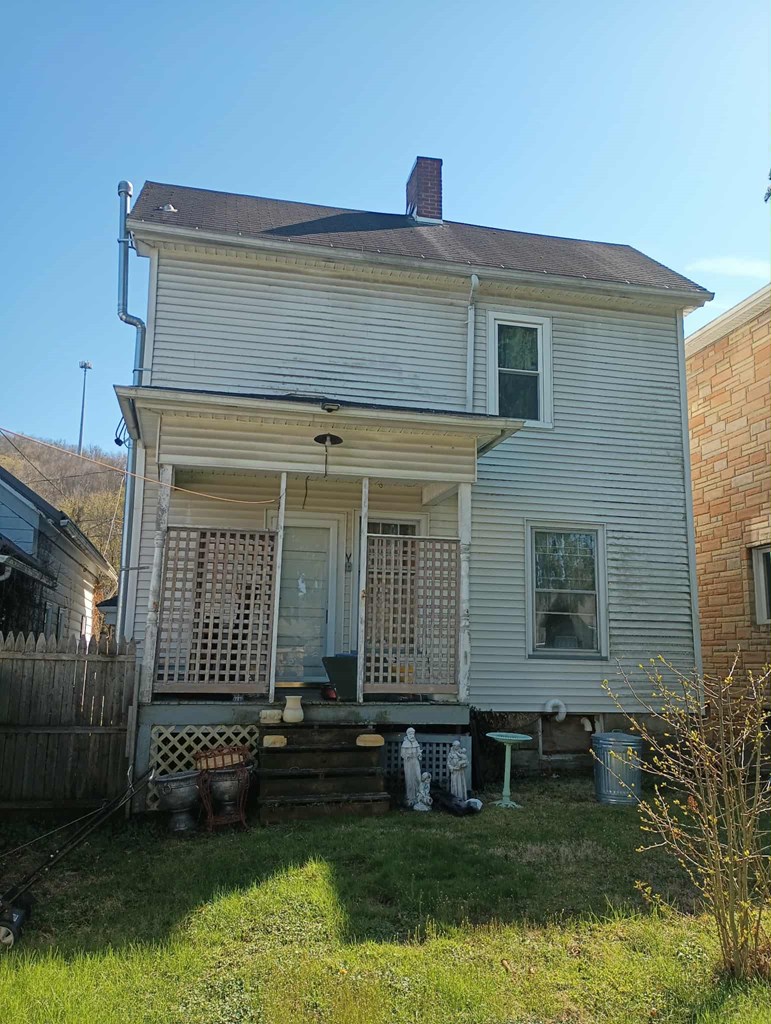 1426 Chestnut Street, Franklin, Pennsylvania image 2