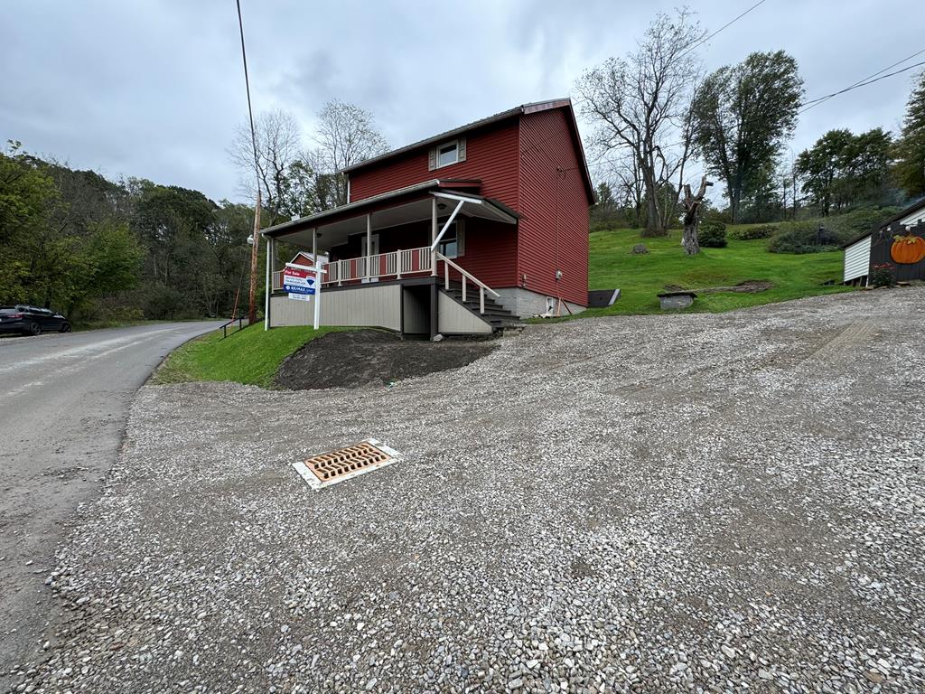 571 Kaylor Frogtown Rd, Chicora, Pennsylvania image 1