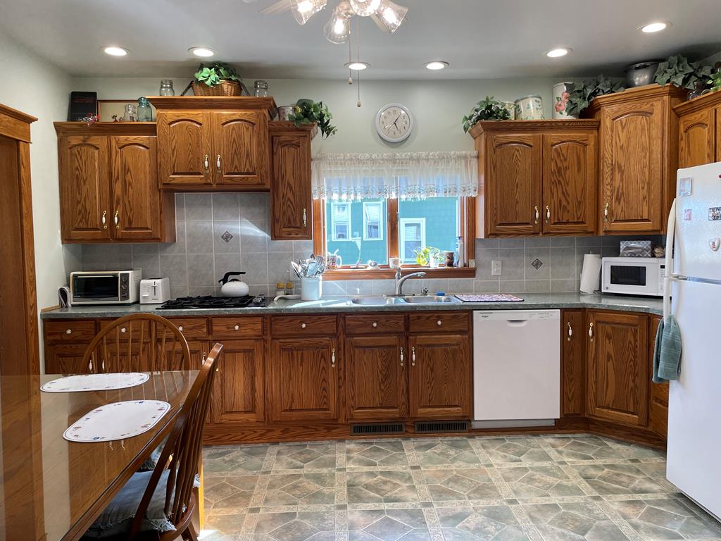 413 Bissell Ave, Oil City, Pennsylvania image 12