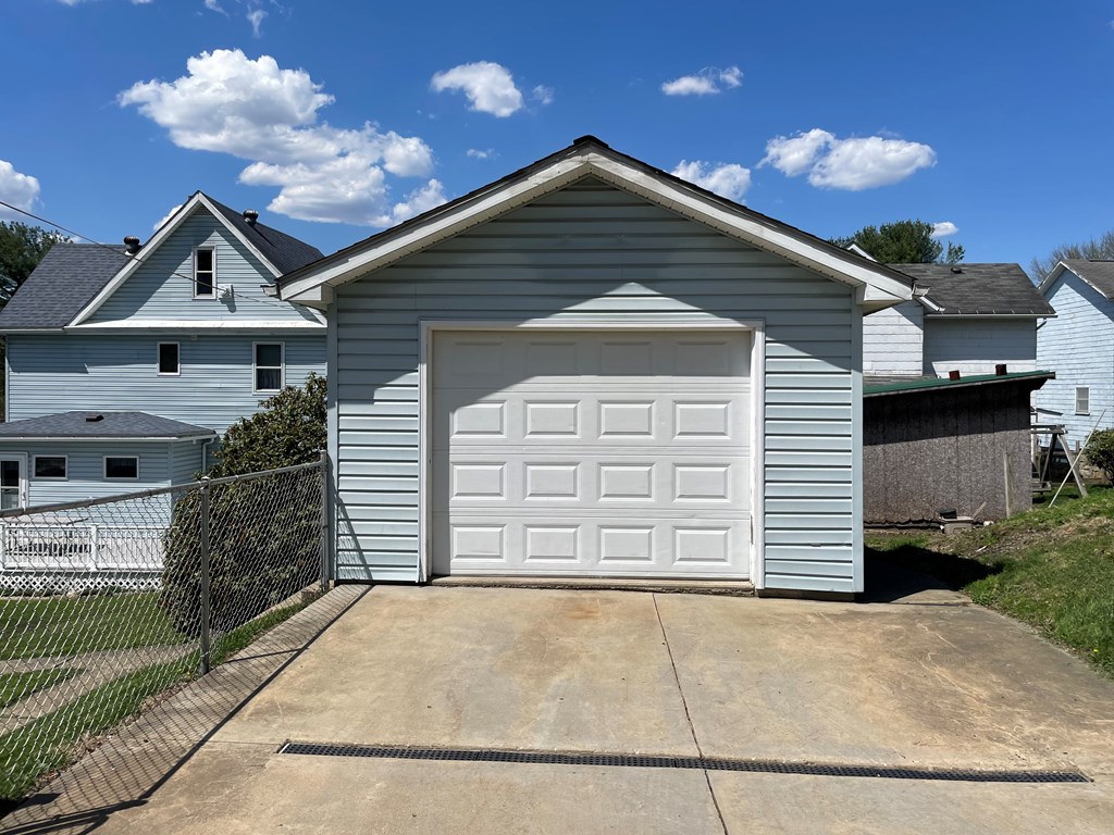 413 Bissell Ave, Oil City, Pennsylvania image 6