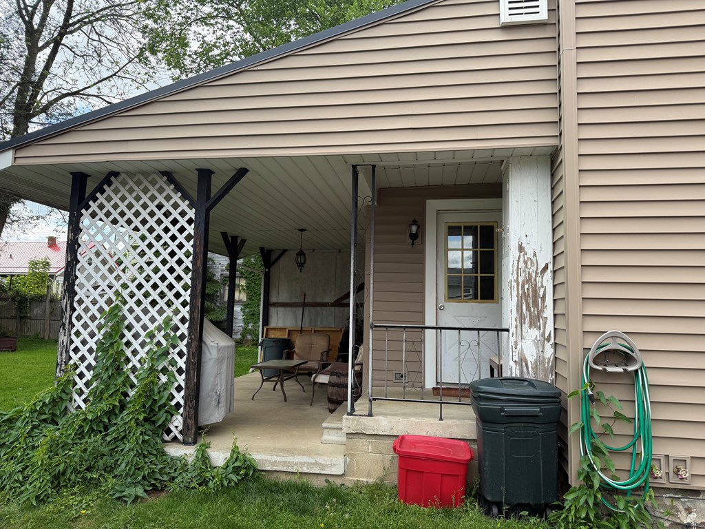 112 Lamberton St, Franklin, Pennsylvania image 3