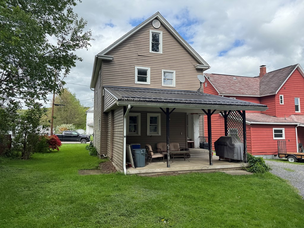 112 Lamberton St, Franklin, Pennsylvania image 4