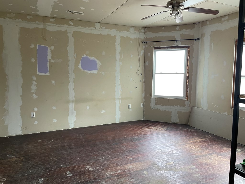 924 W 1st St, Oil City, Pennsylvania image 14