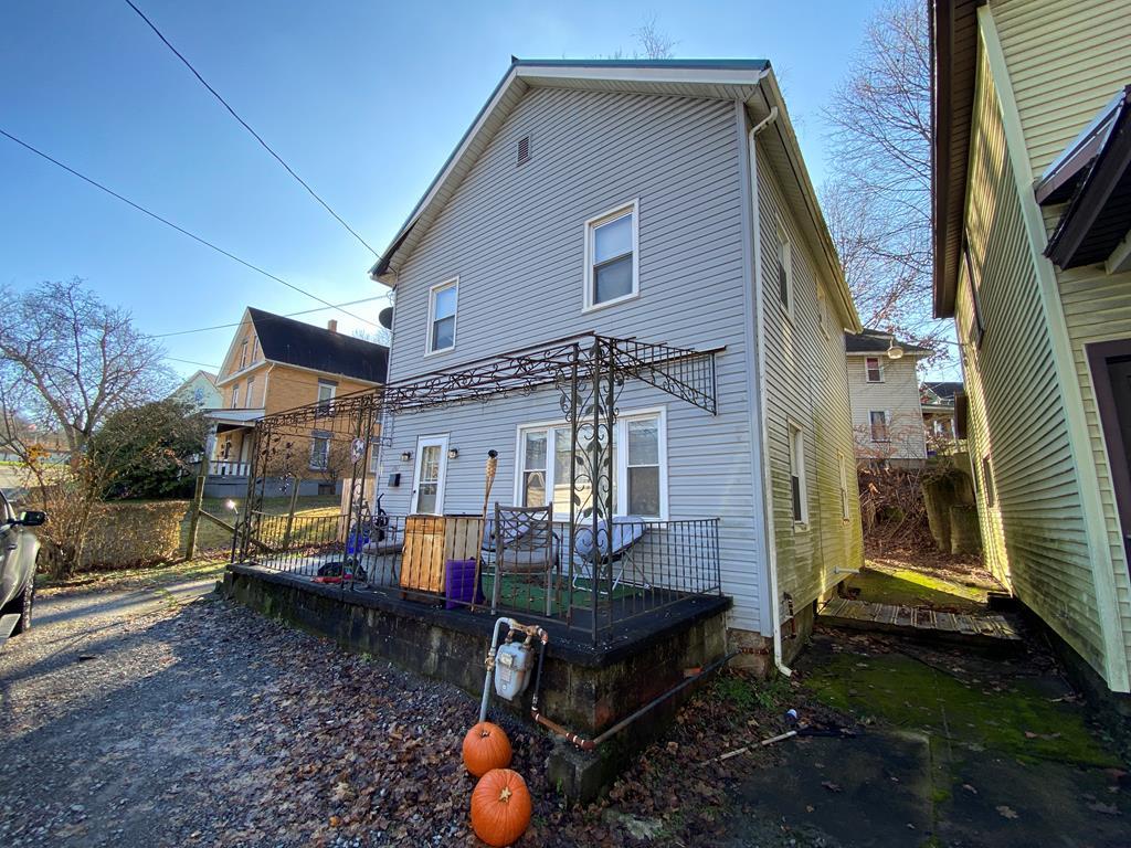 207 Plummer St, Oil City, Pennsylvania image 1