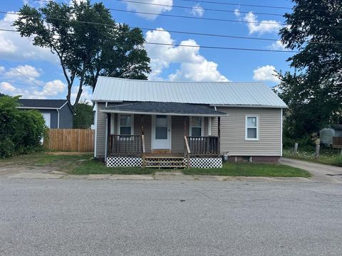 Homes For Sale - 116 Norman Street<br/> Franklin, PA 16323