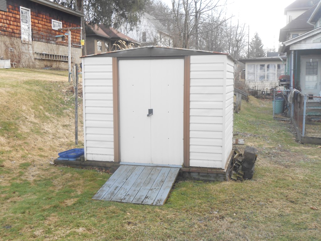 1033 W. Second St, Oil City, Pennsylvania image 3
