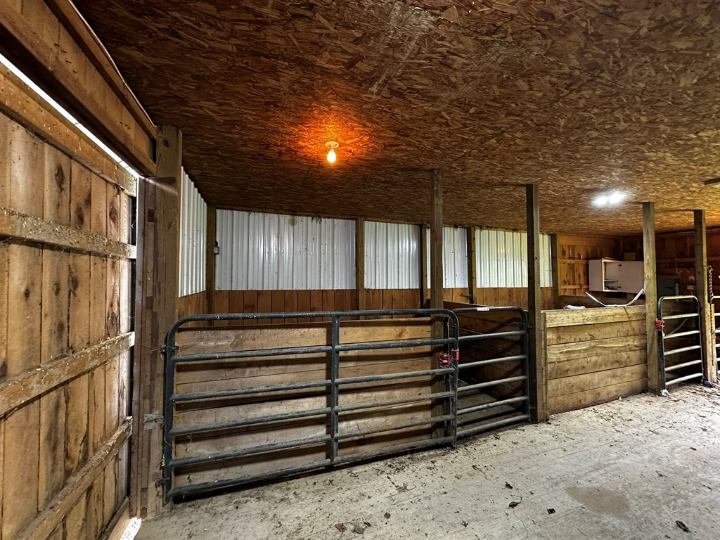 10716 County Line Rd, Greenville, Pennsylvania image 41