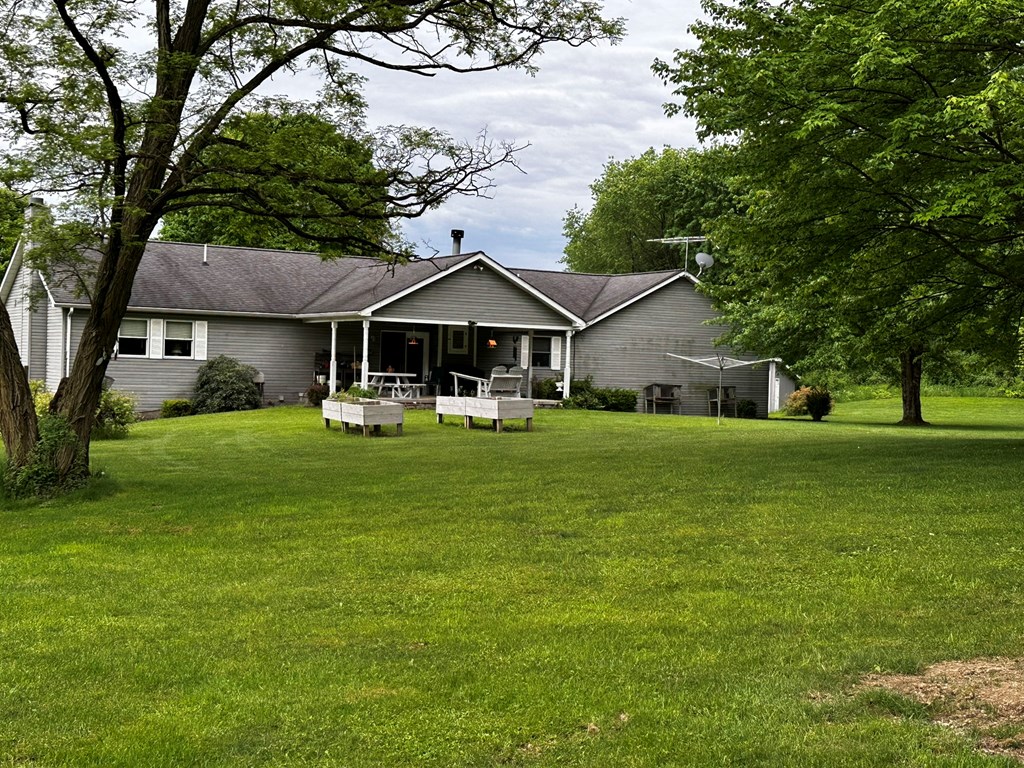 10716 County Line Rd, Greenville, Pennsylvania image 2