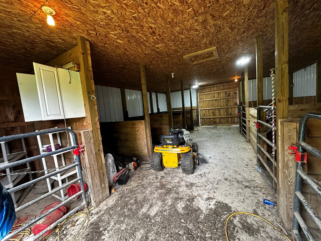 10716 County Line Rd, Greenville, Pennsylvania image 38