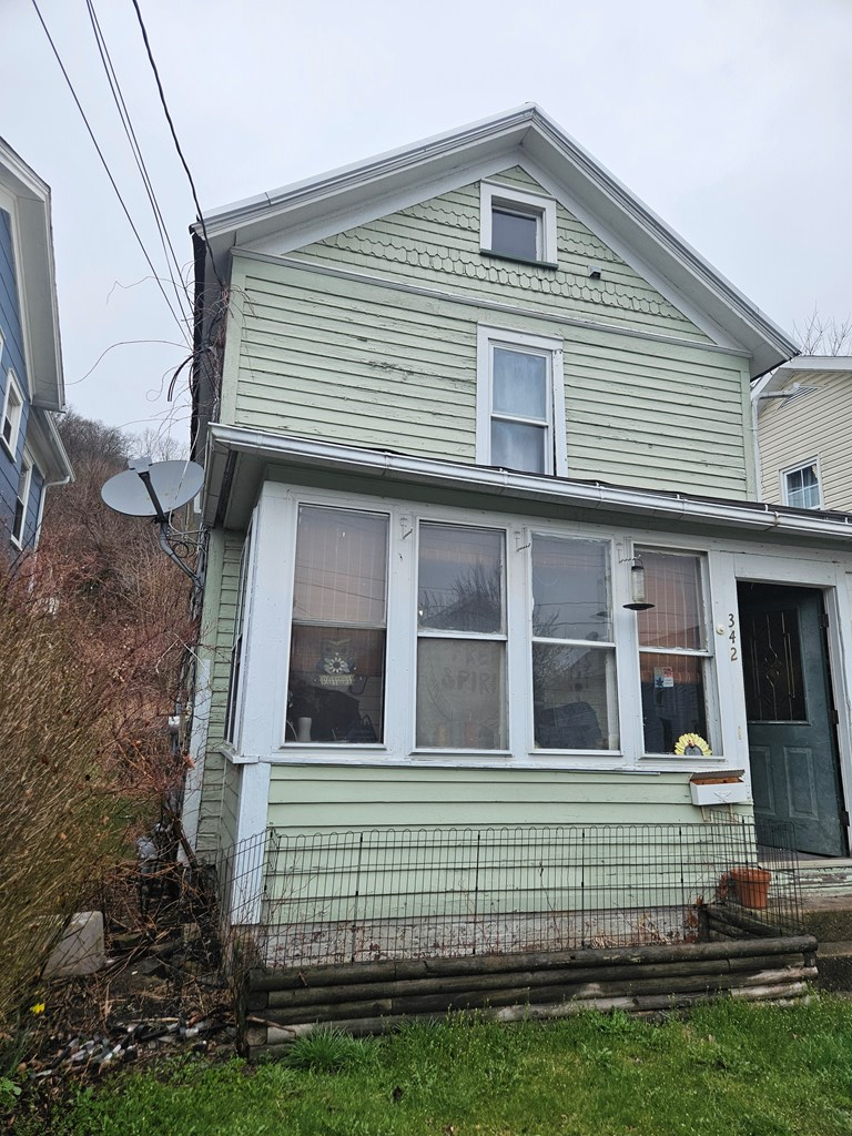 342 Pacific St, Franklin, Pennsylvania image 2
