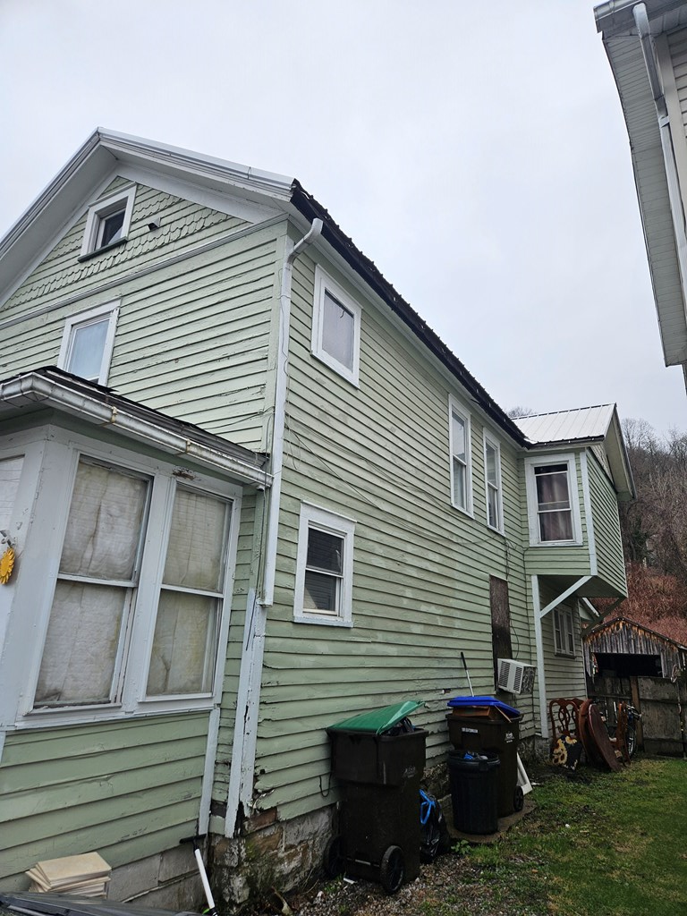 342 Pacific St, Franklin, Pennsylvania image 3