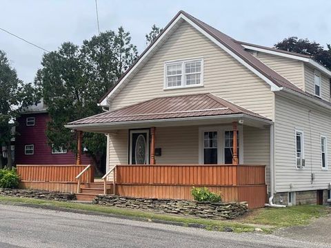 Homes For Sale - 200 Allison Street<br/> Armstrong County, New Bethlehem, PA 16242