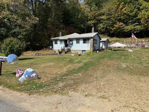 Homes For Sale - 238 Causeway Dr<br/> Franklin, PA 16323