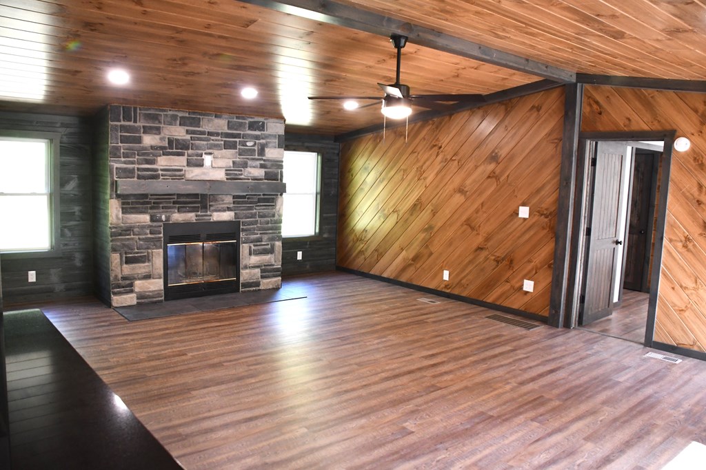 285 Swamp Road, Utica, Pennsylvania image 28