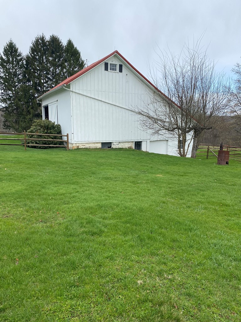 147 Warren Rd, Franklin, Pennsylvania image 8