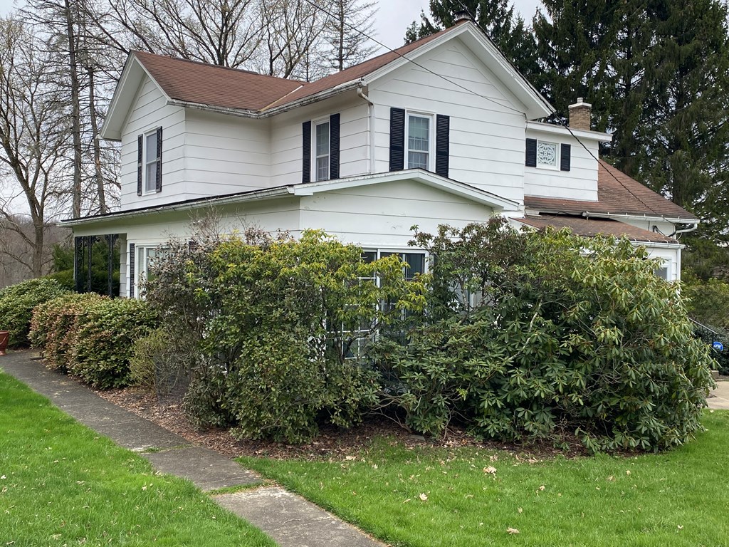 147 Warren Rd, Franklin, Pennsylvania image 2