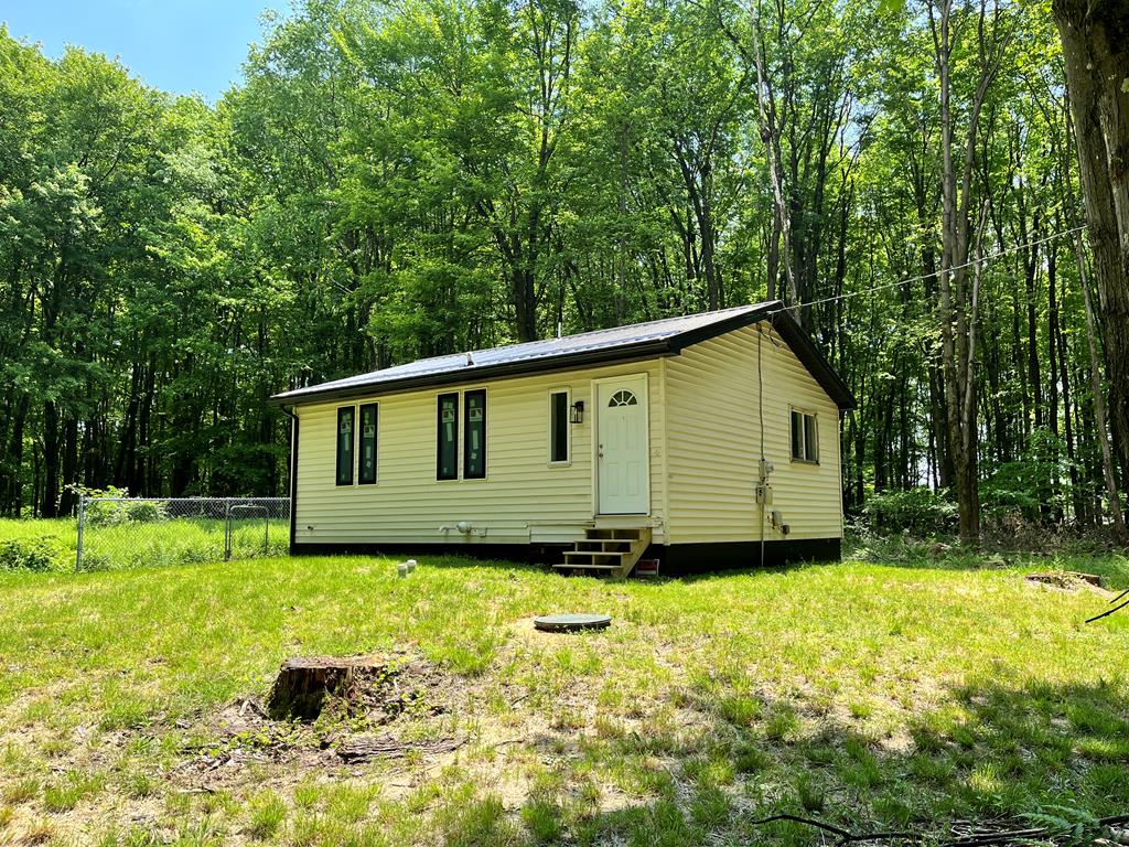 144 Sanford Road, Franklin, Pennsylvania image 1