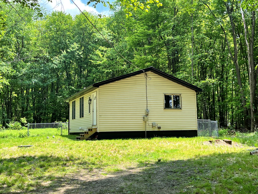 144 Sanford Road, Franklin, Pennsylvania image 4