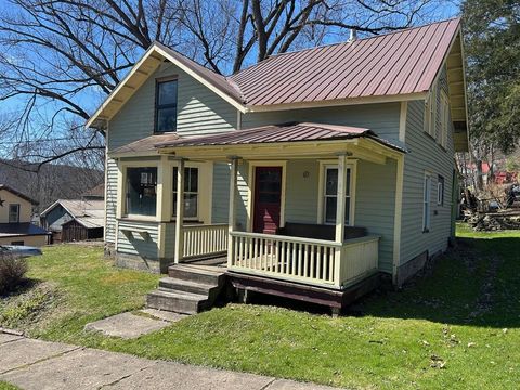Townhouse For Sale - 809 North First<br/> Titusville, PA 16354