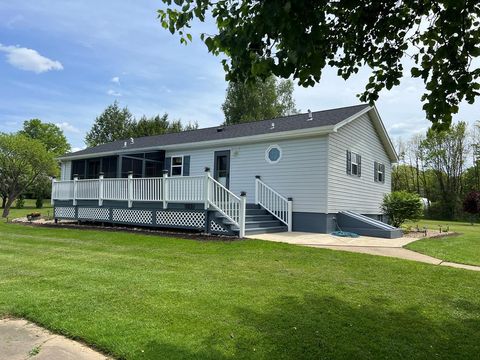 Homes For Sale - 153 Hart Drive<br/> Franklin, PA 16323