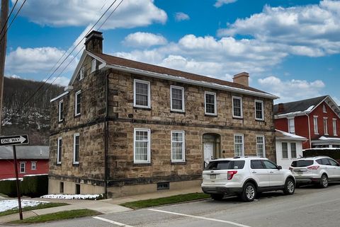 Homes For Sale - 1142 Elk St<br/> Franklin, PA 16323