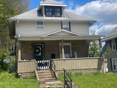 Homes For Sale - 219 Garfield Street<br/> New Bethlehem, PA 16242