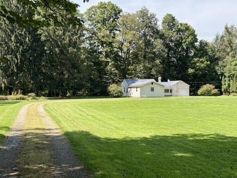 Homes For Sale - 149 Sleepy Hollow Dr<br/> Franklin, PA 16323