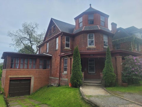 Homes For Sale - 513 15th St<br/> Franklin, PA 16323