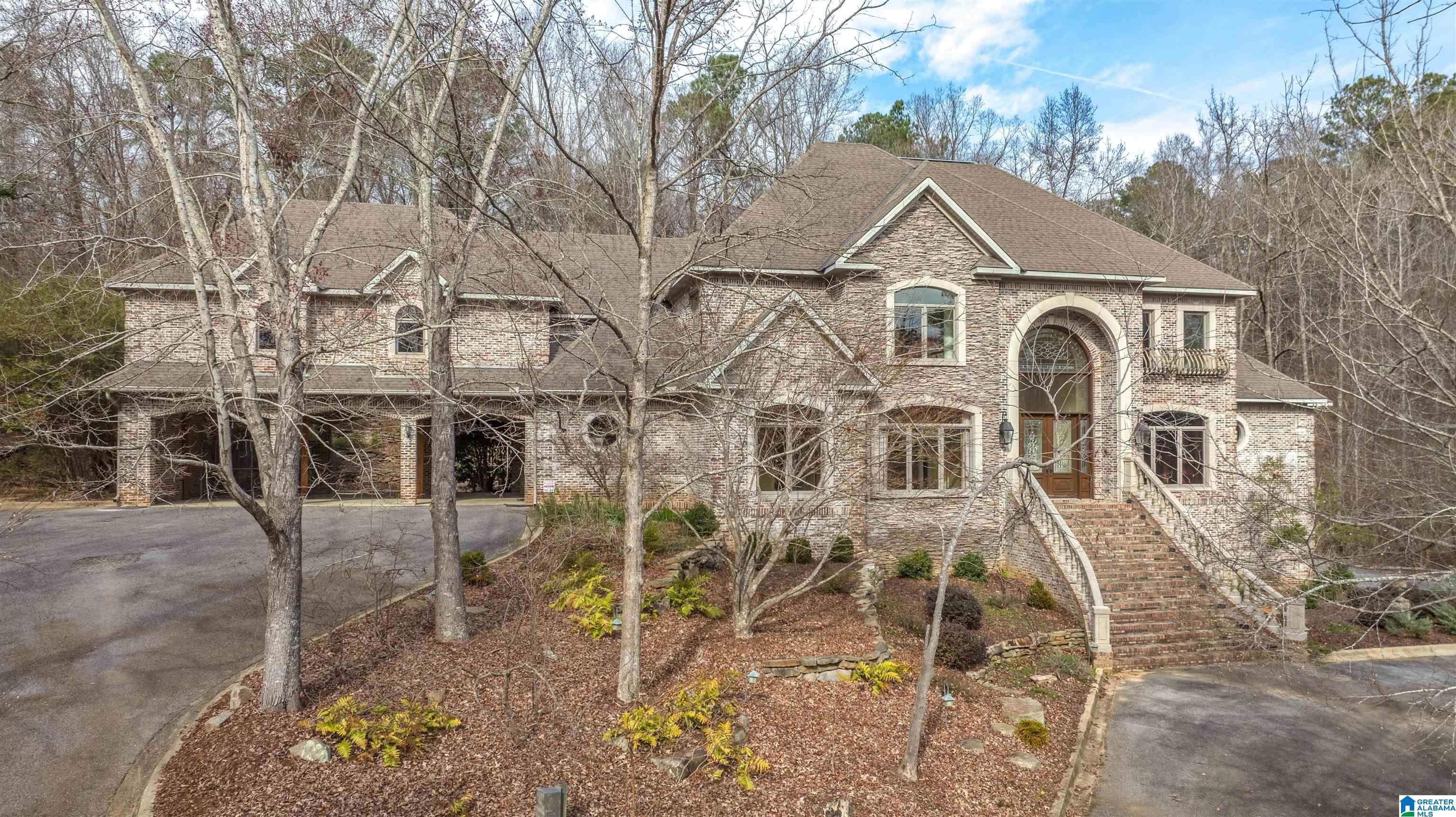 11465 WOODBANK PARKWAY