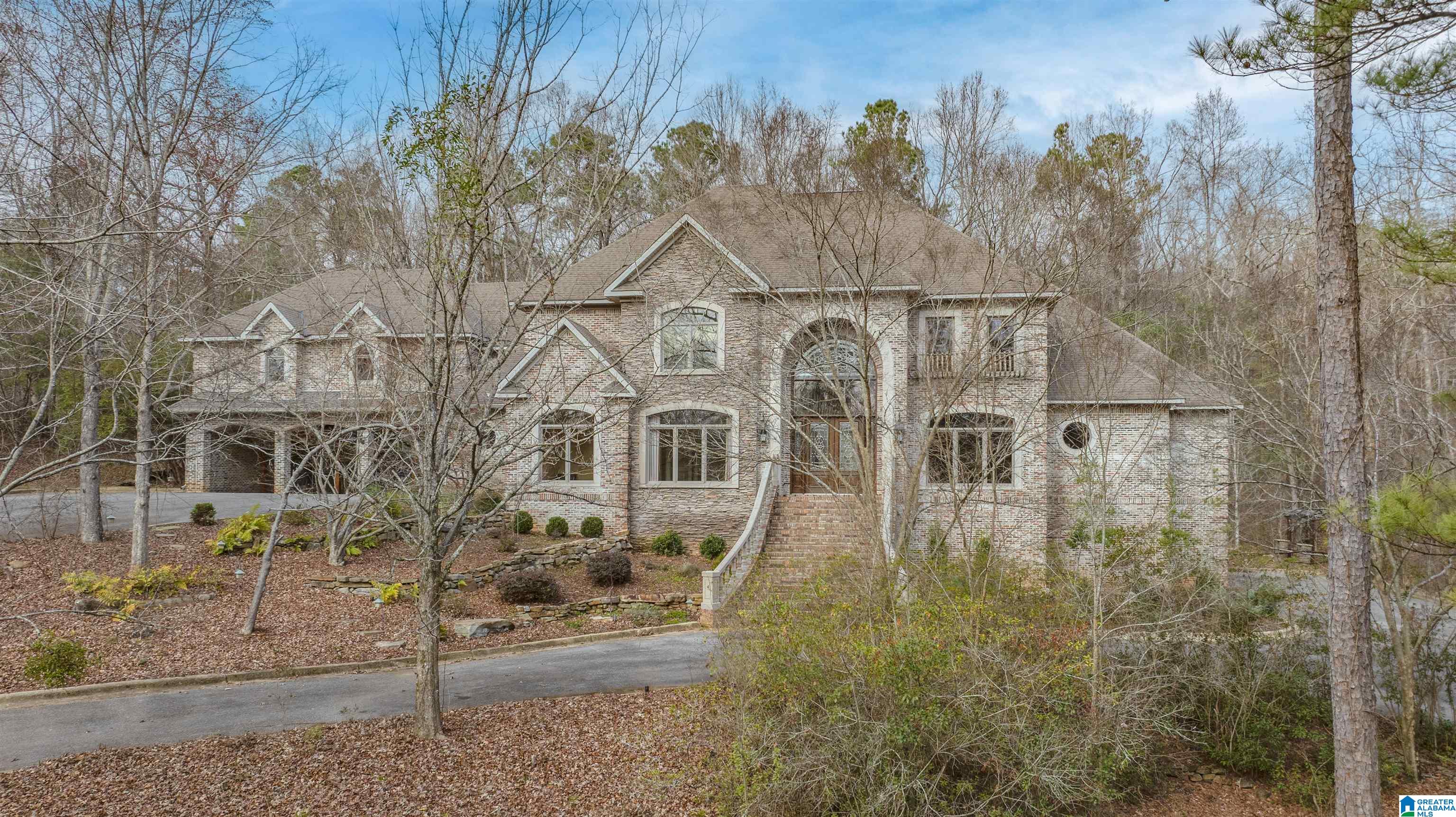 11465 WOODBANK PARKWAY