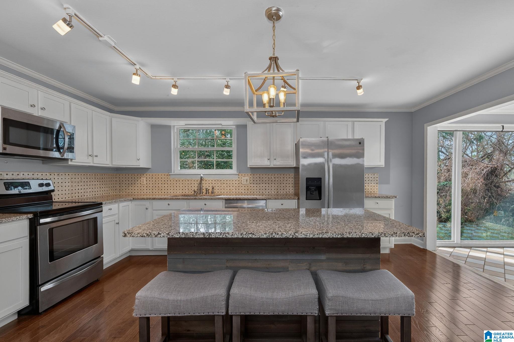 1904 SHADES CLIFF TERRACE C