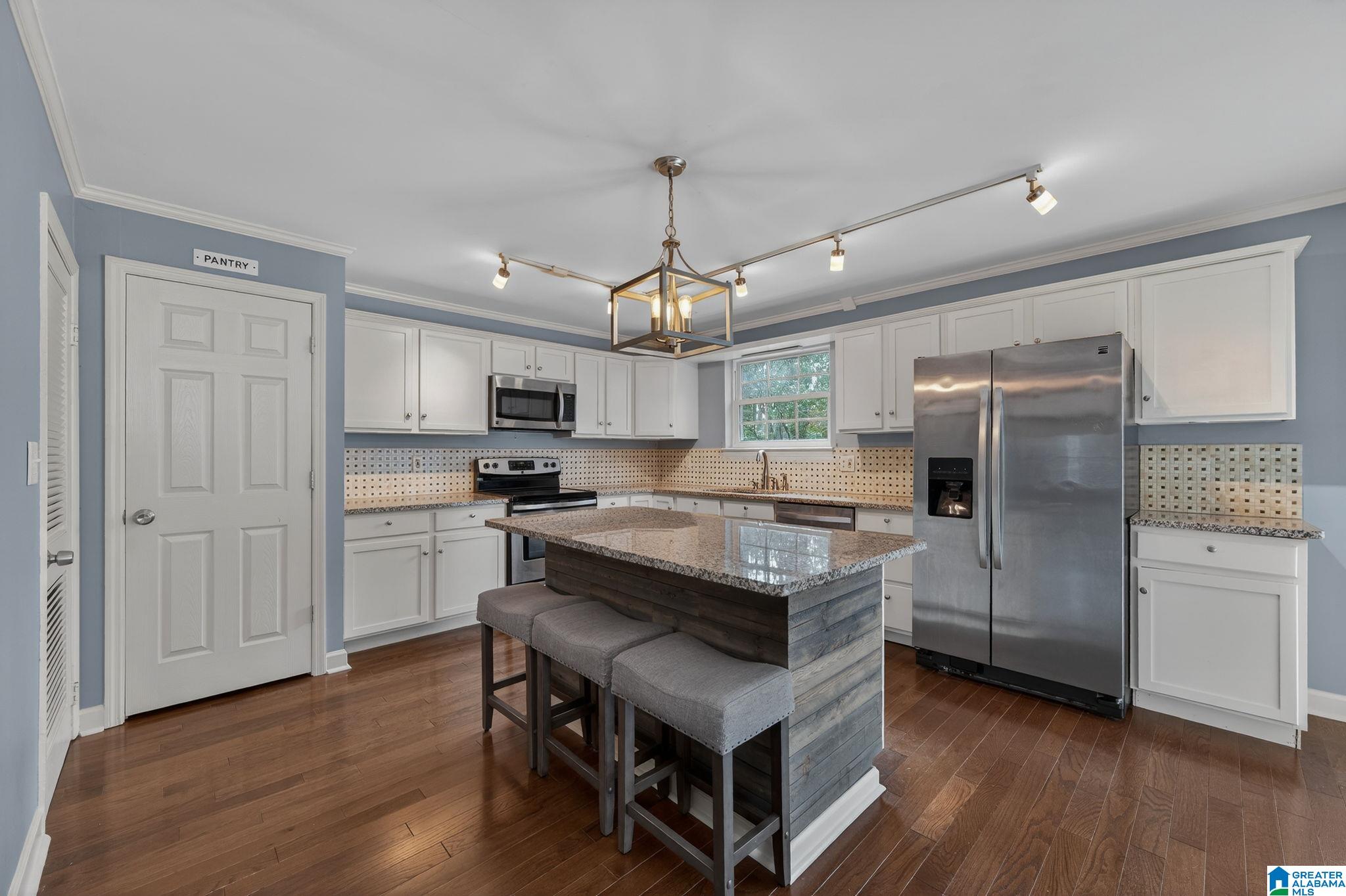 1904 SHADES CLIFF TERRACE C