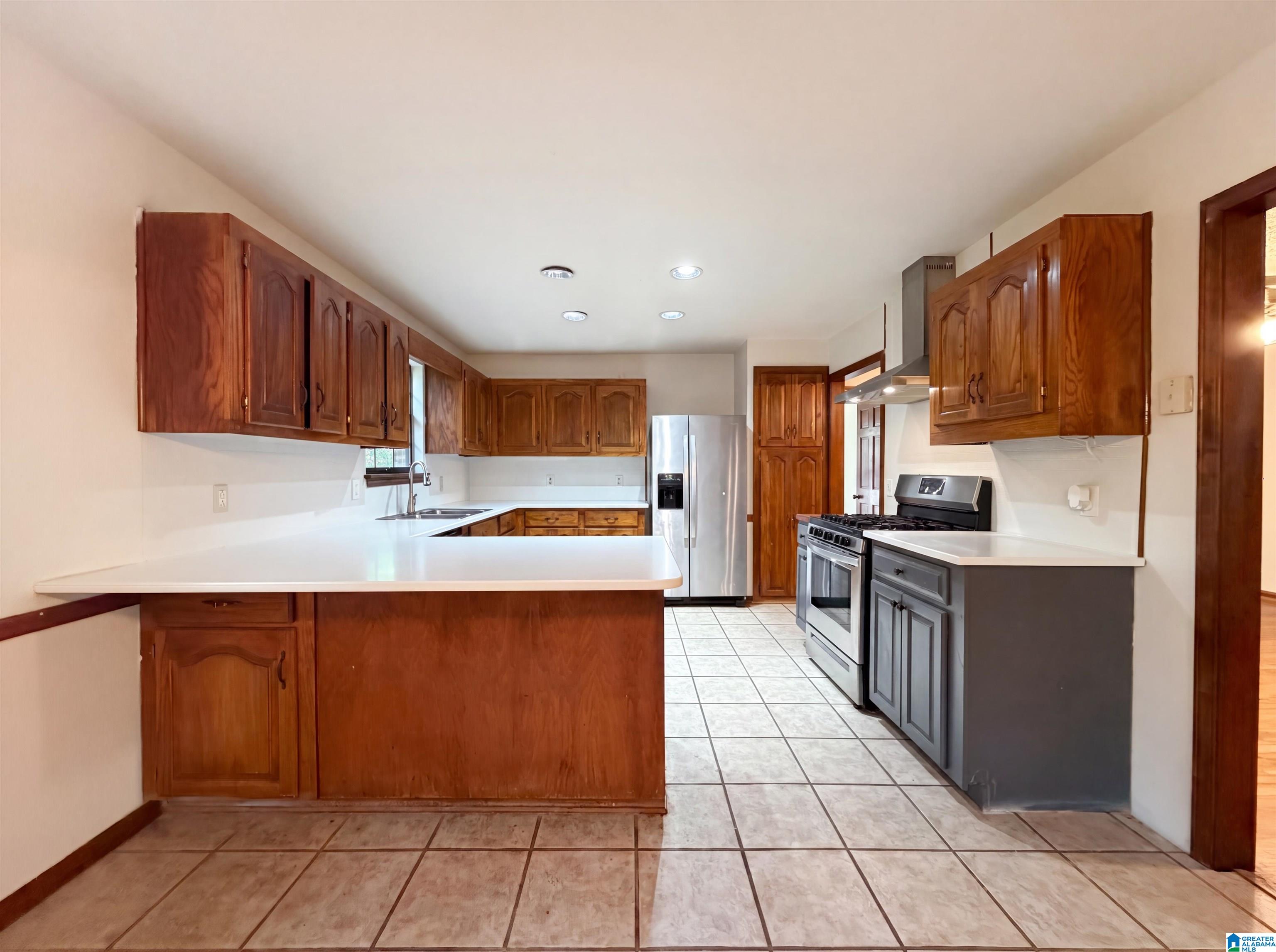 1223 6TH STREET