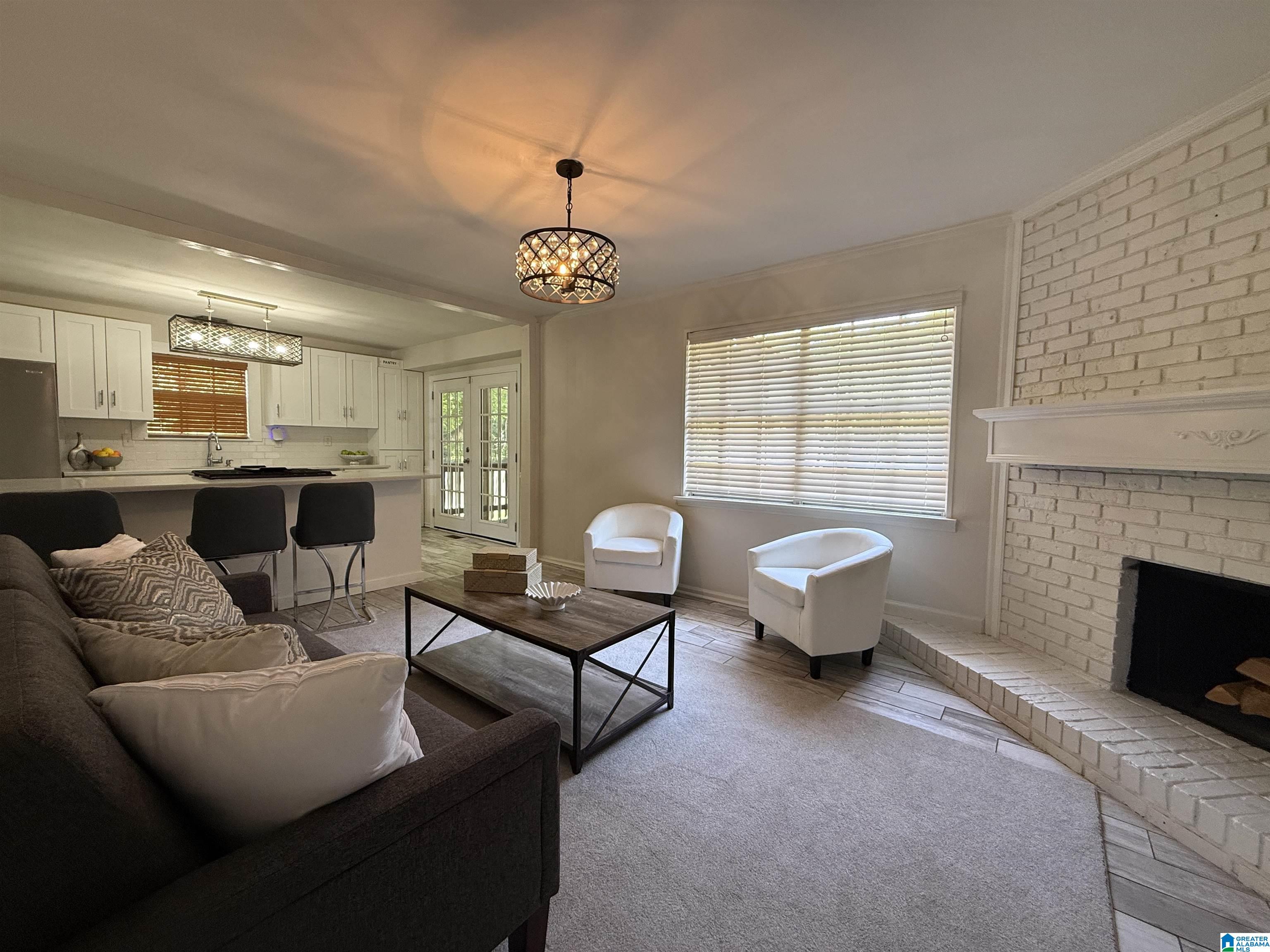621 CREEKVIEW DRIVE