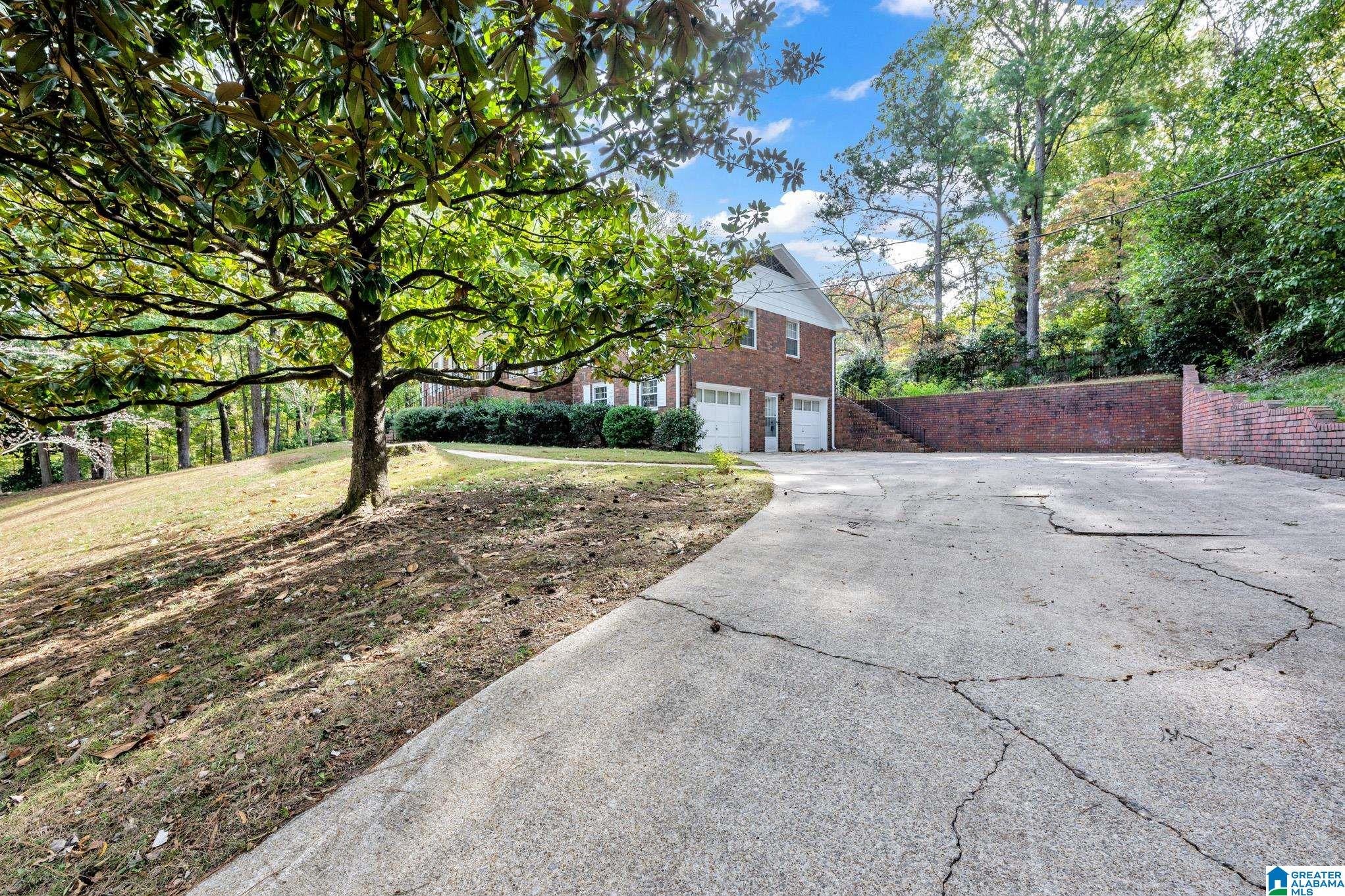 412 VALLEY LAKE DRIVE