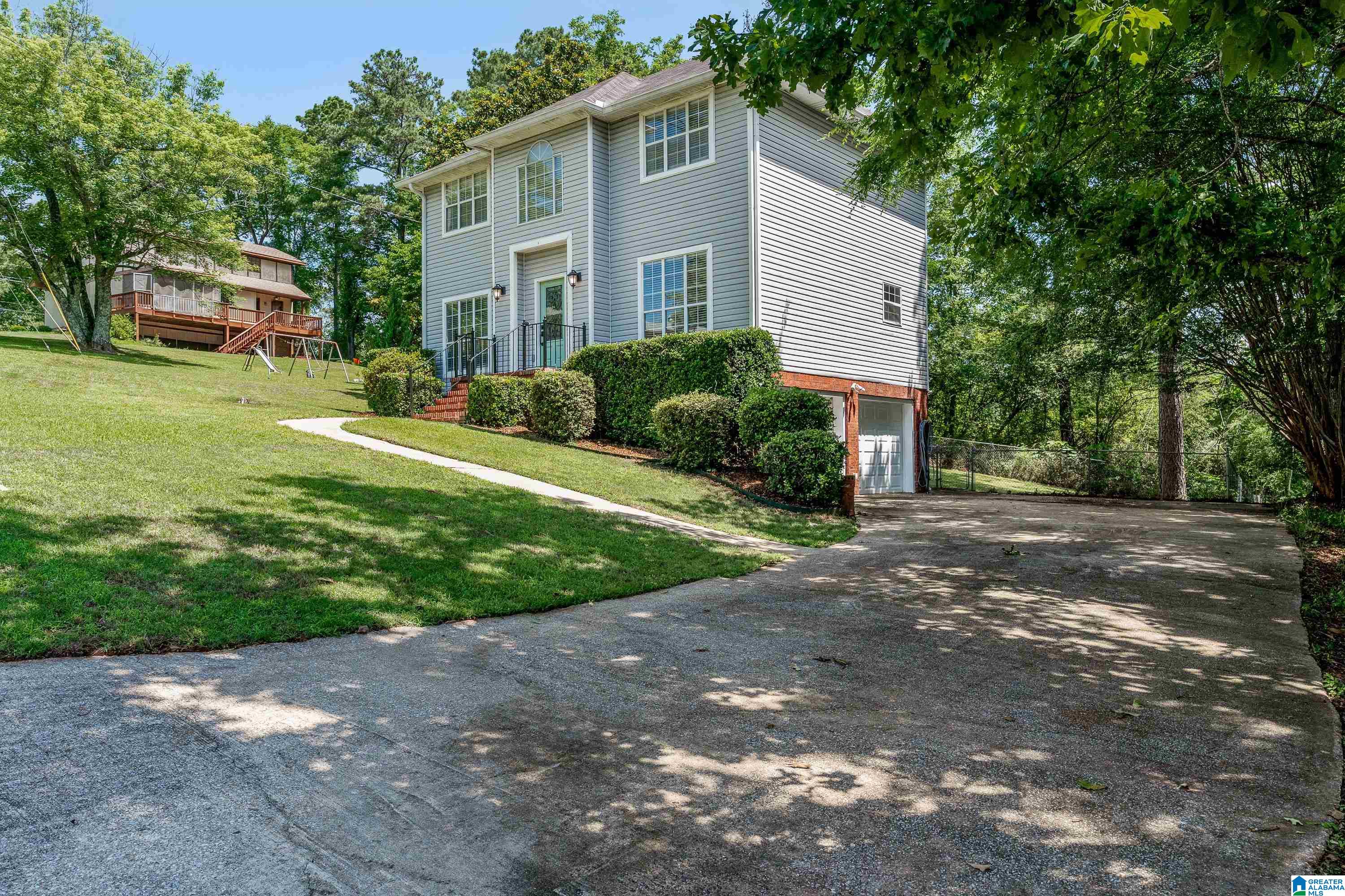7813 SADDLEWOOD DRIVE