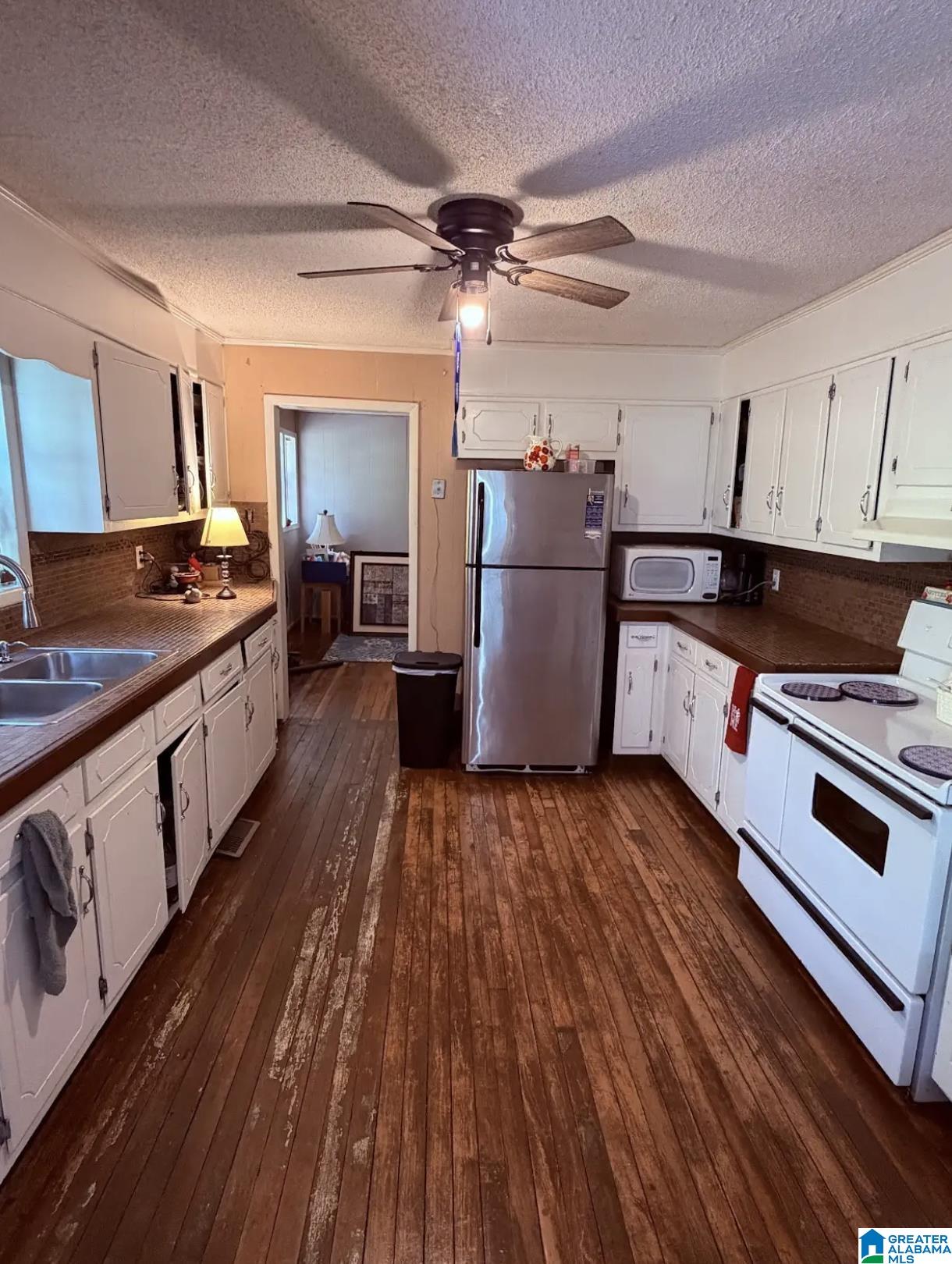 118 COUNTRYVIEW CIRCLE