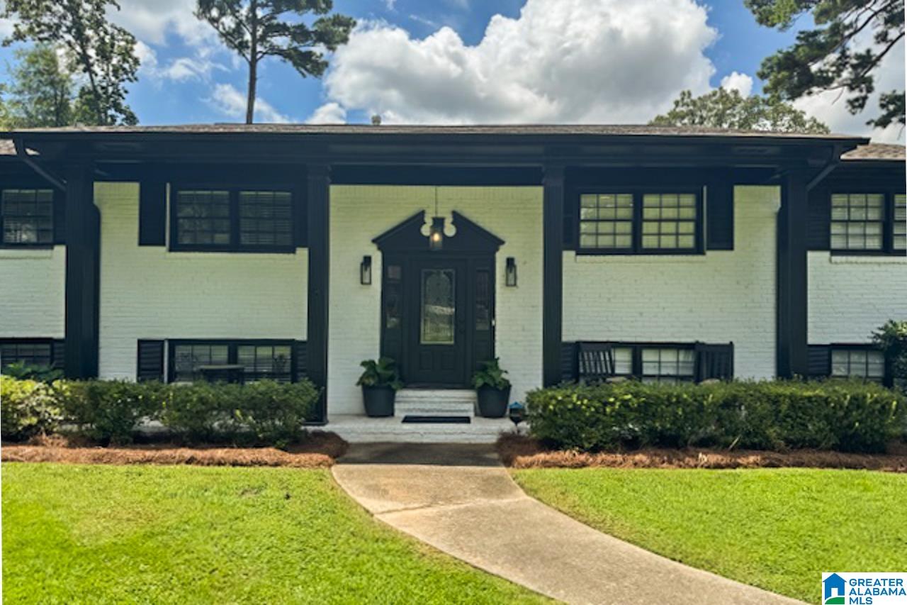 3240 MOCKINGBIRD LANE