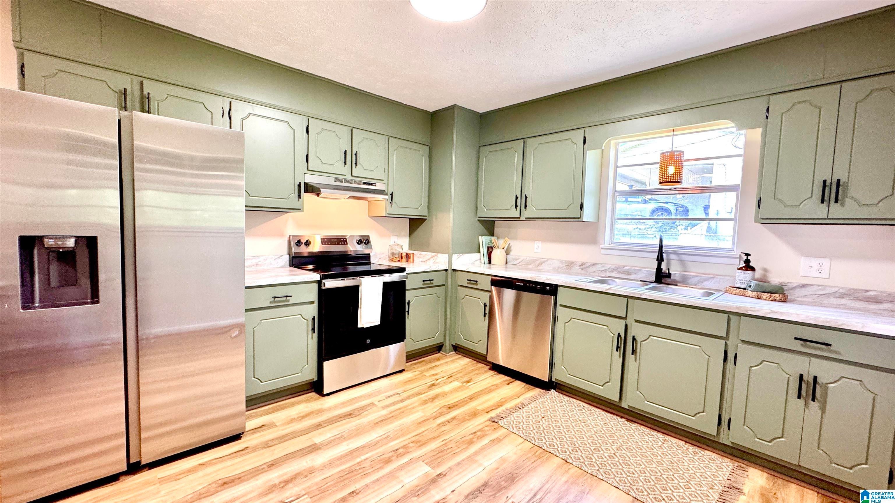 136 SOUTHMOOR CIRCLE