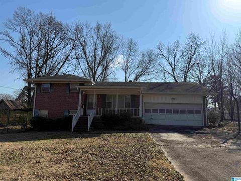 607 FAIRLAWN CIRCLE HUEYTOWN AL 35023