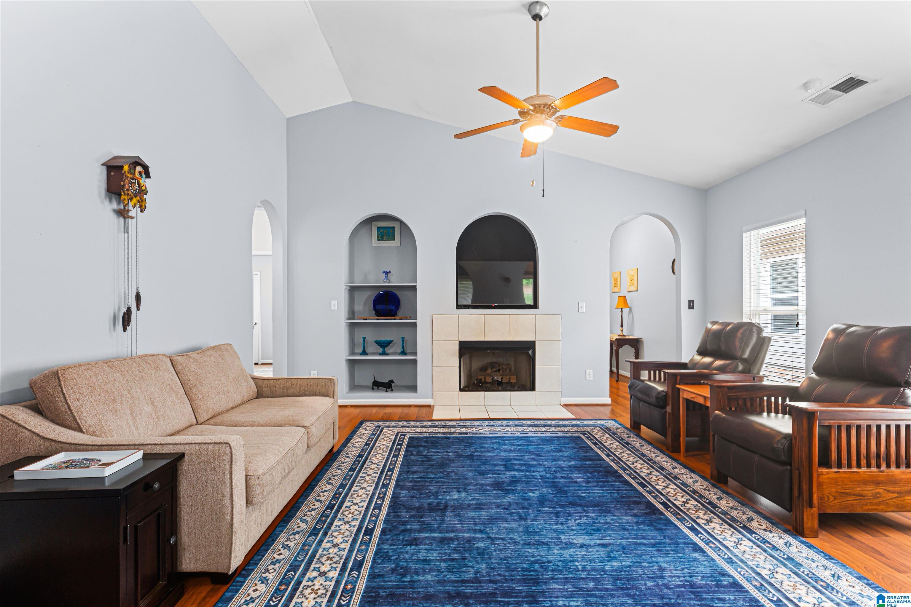 5385 COTTAGE CIRCLE