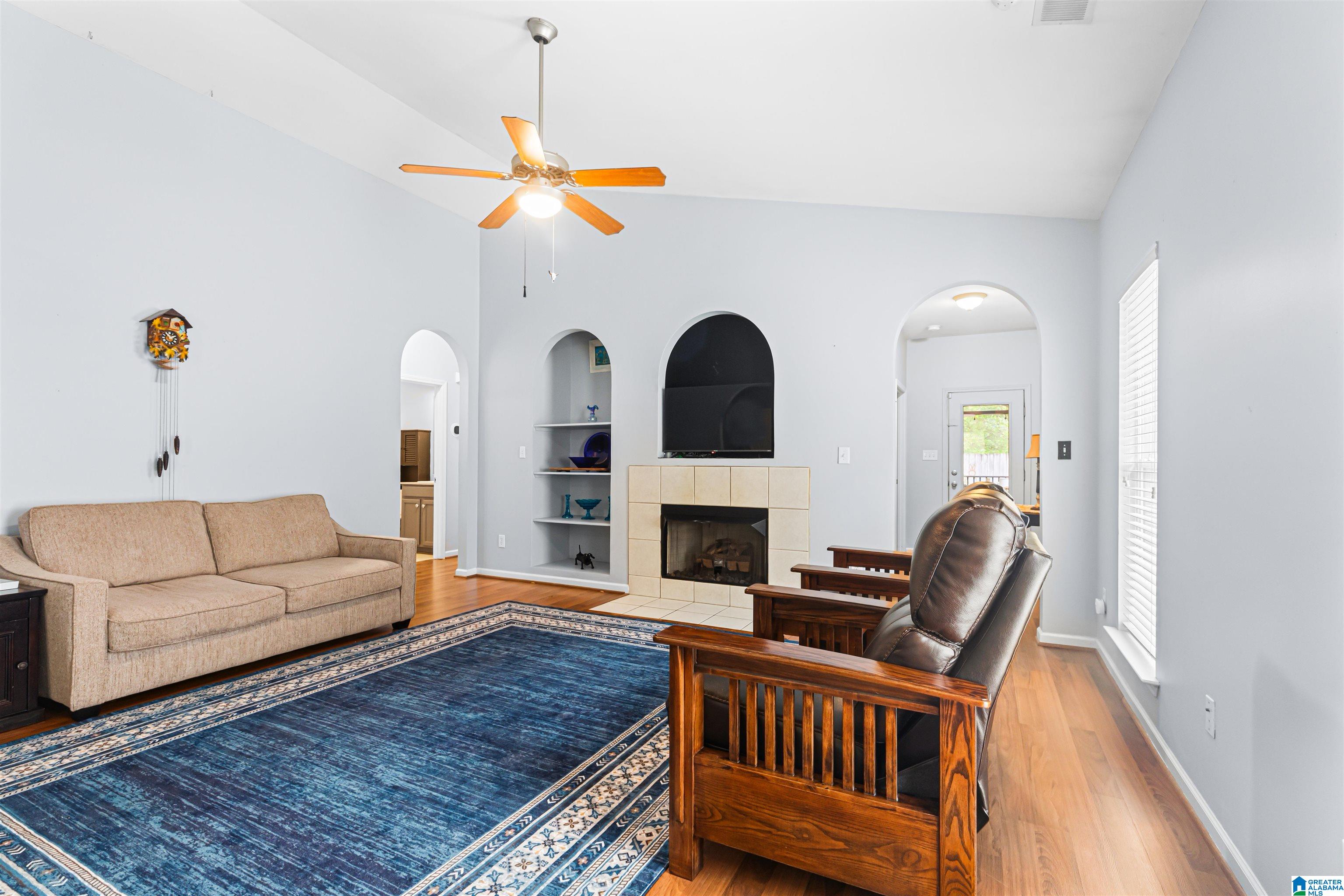 5385 COTTAGE CIRCLE