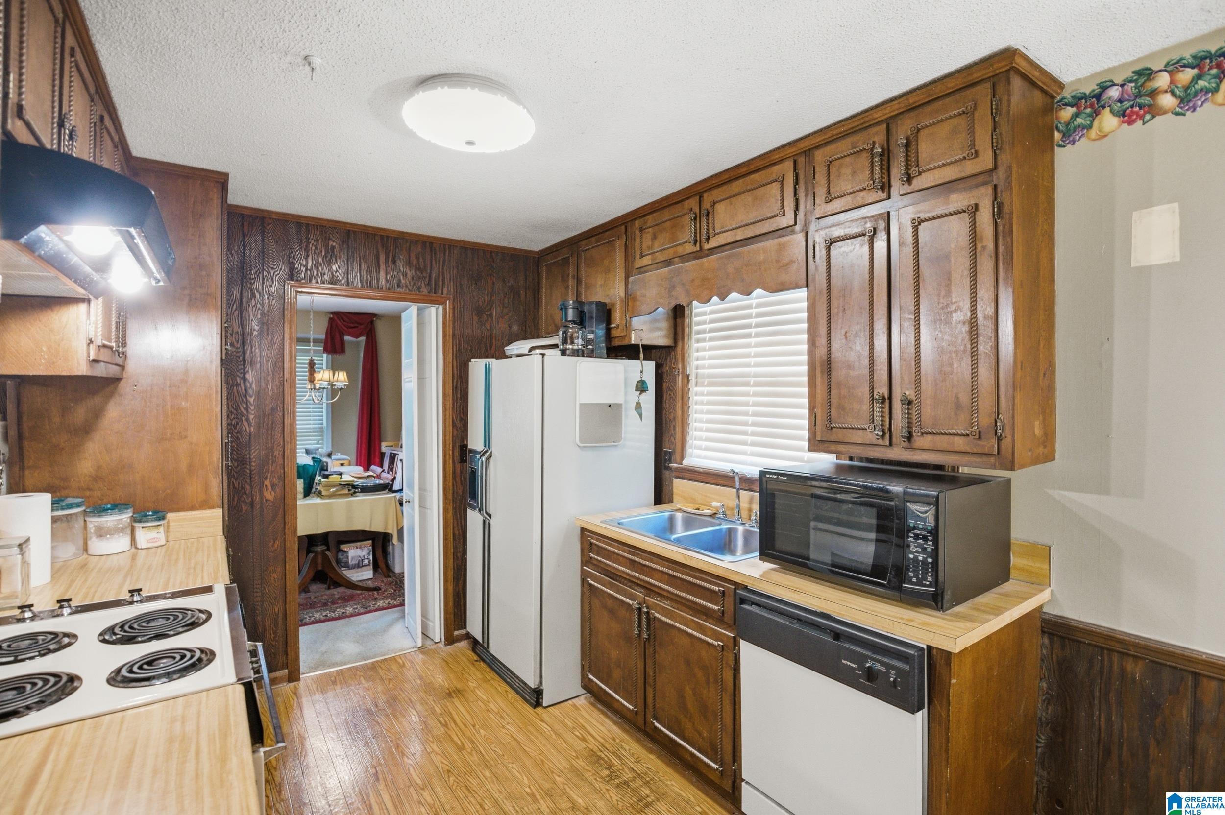 1577 BREWSTER CIRCLE