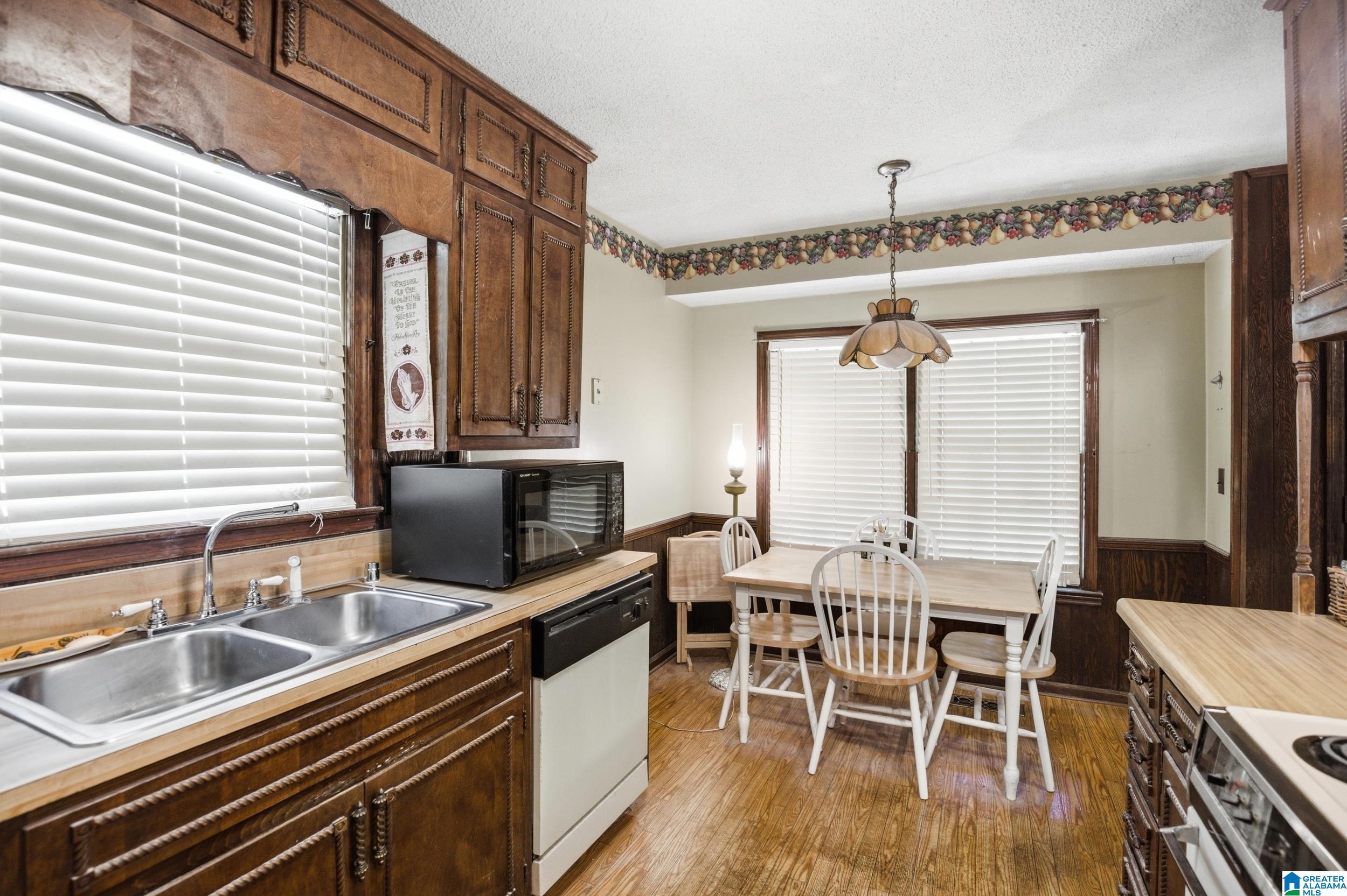 1577 BREWSTER CIRCLE