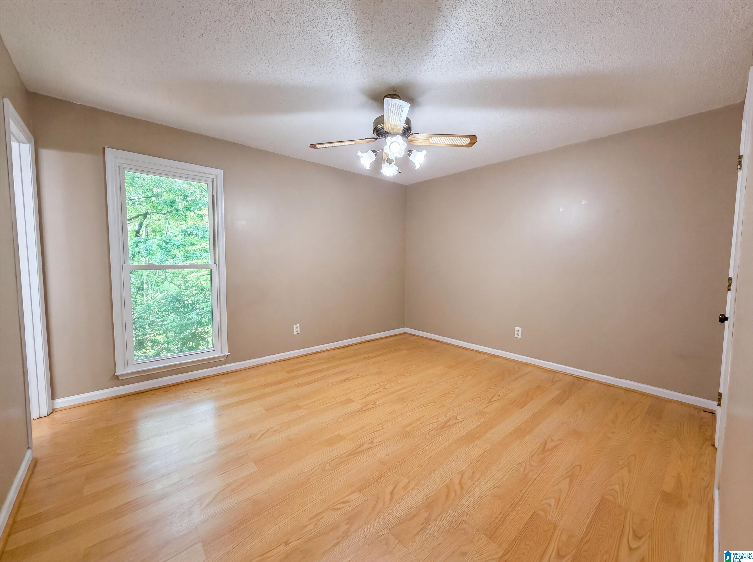 1500 SHADY OAK CIRCLE