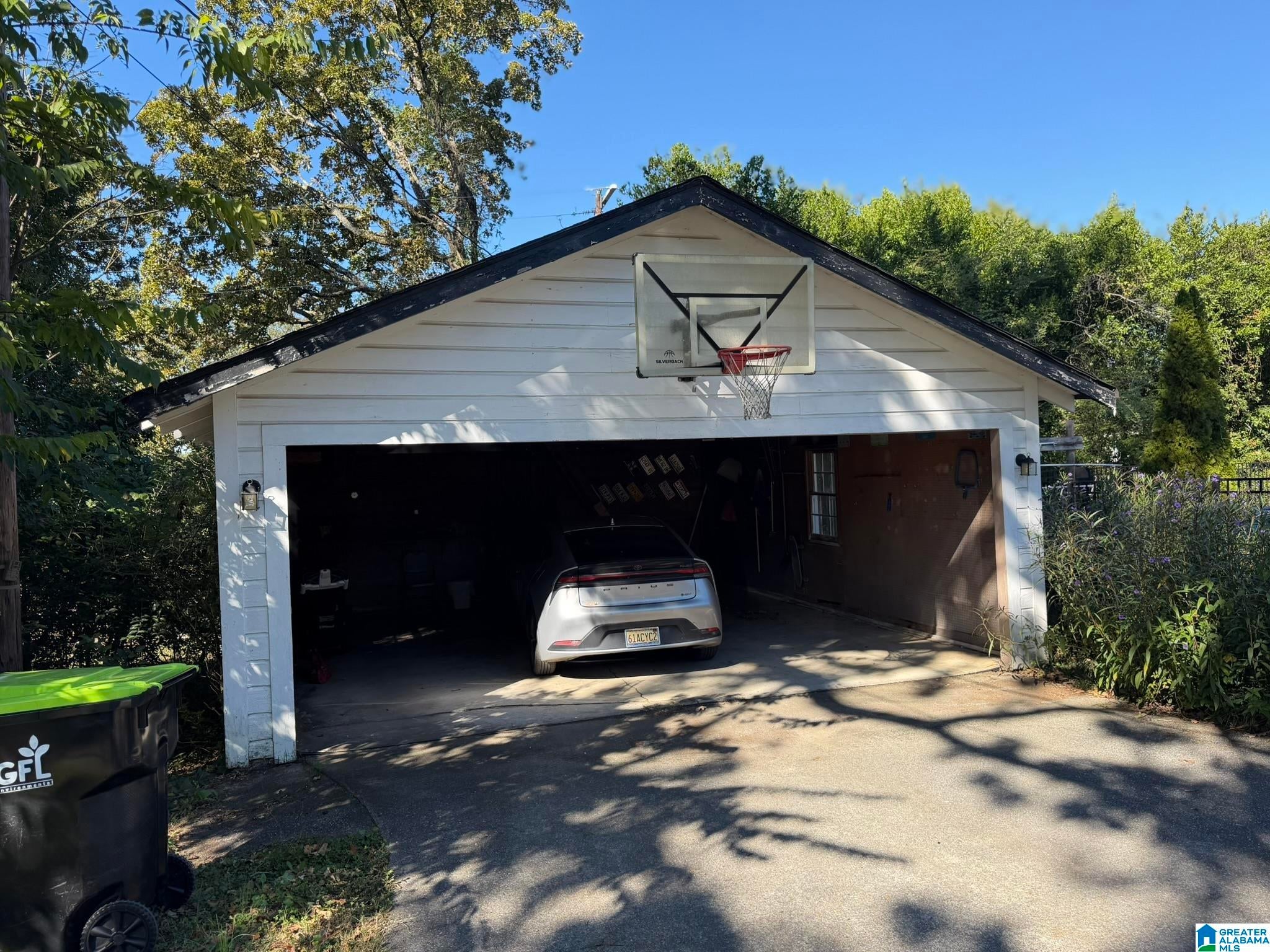 203 S ELM STREET
