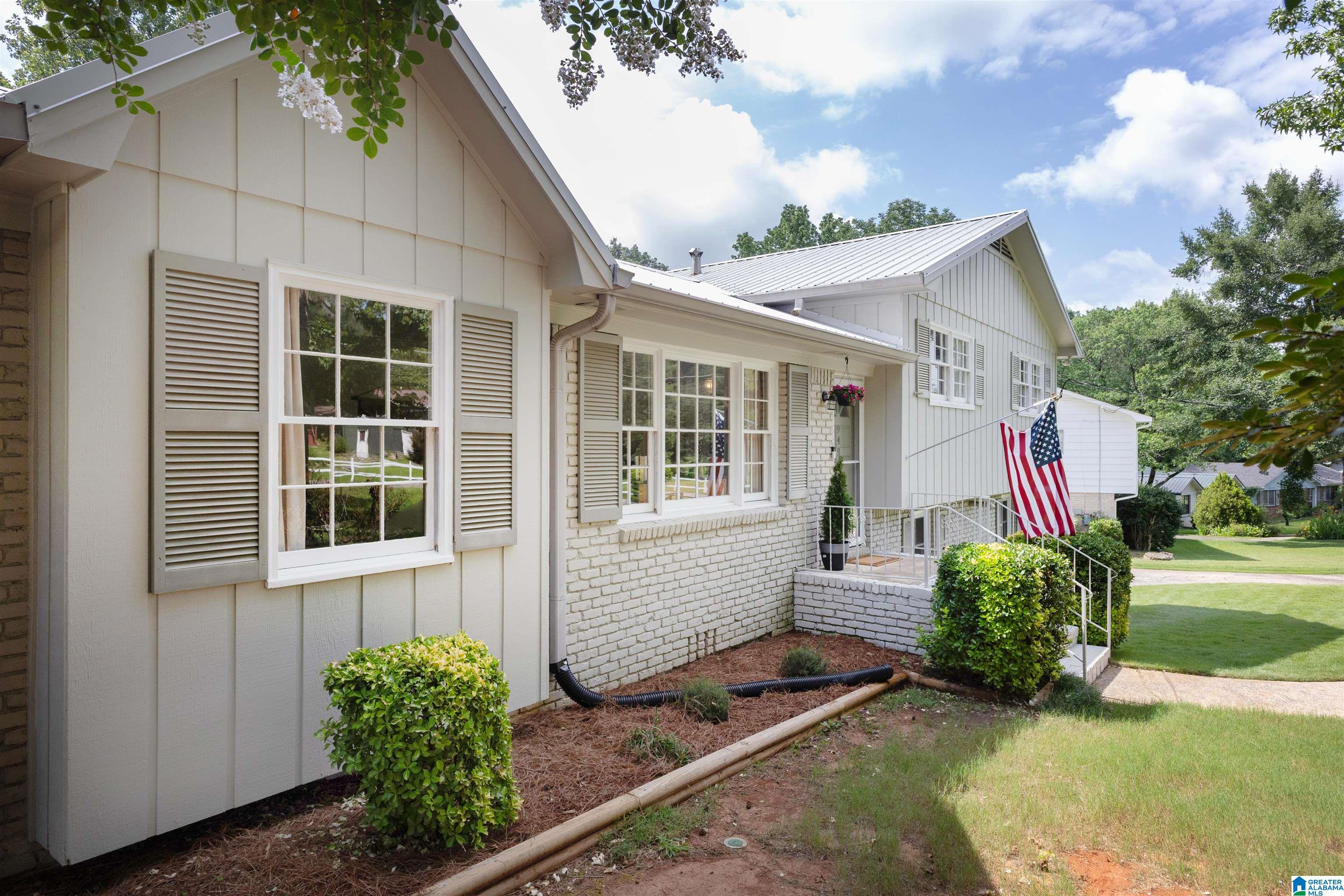 949 SHADY BROOK CIRCLE