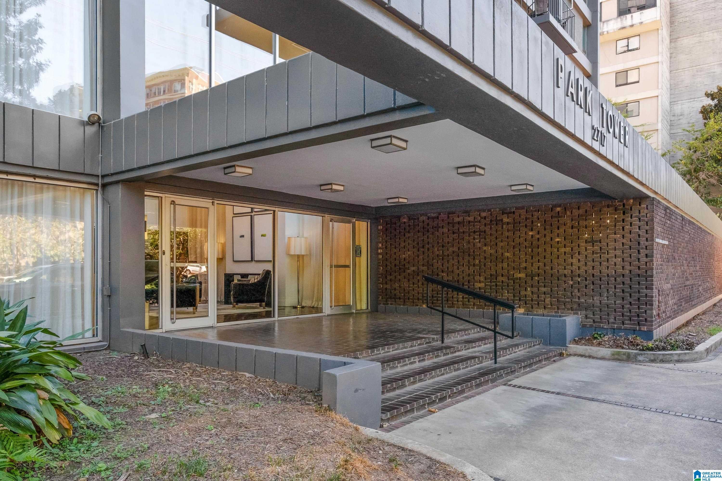2717 HIGHLAND AVENUE S 606