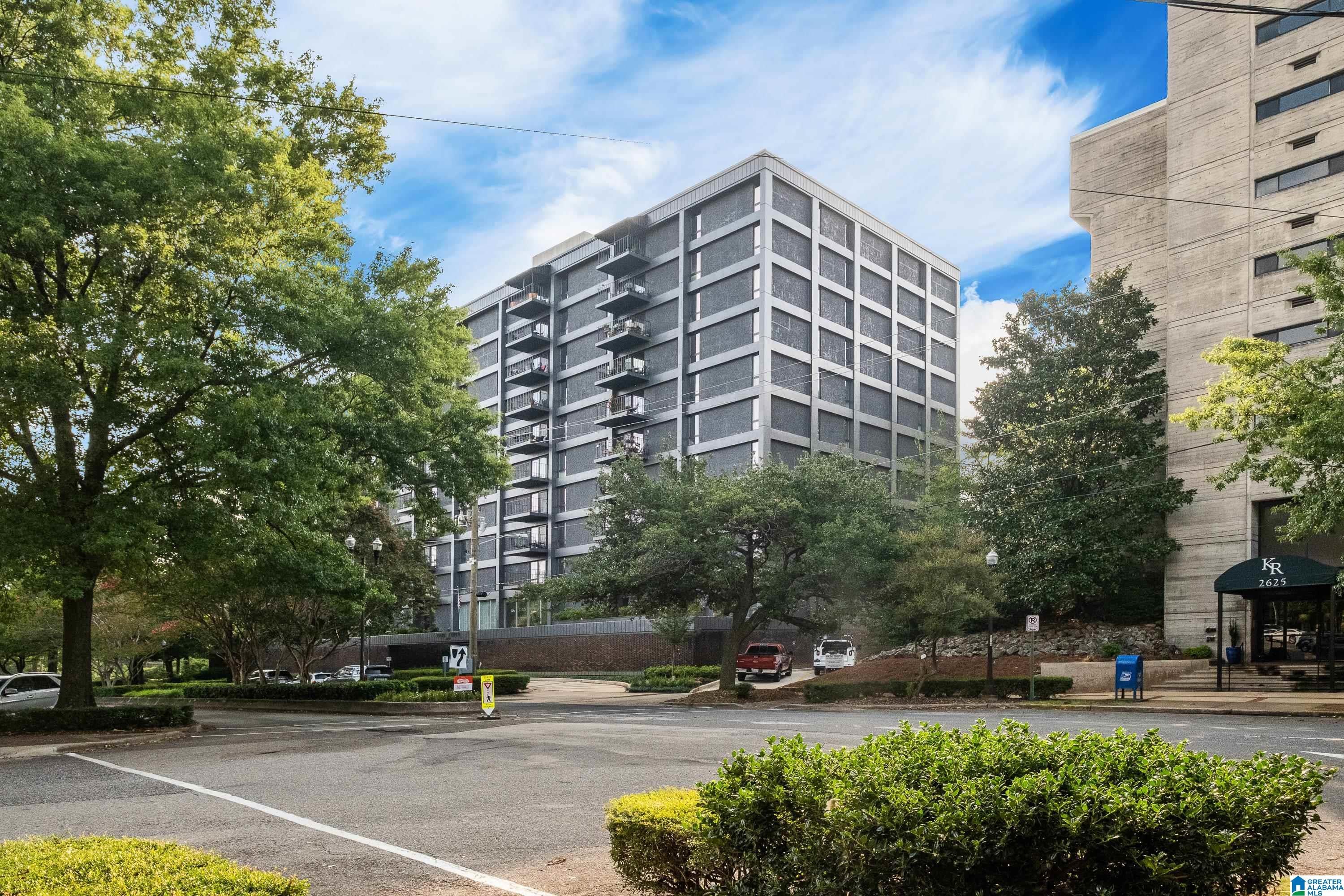 2717 HIGHLAND AVENUE S 606