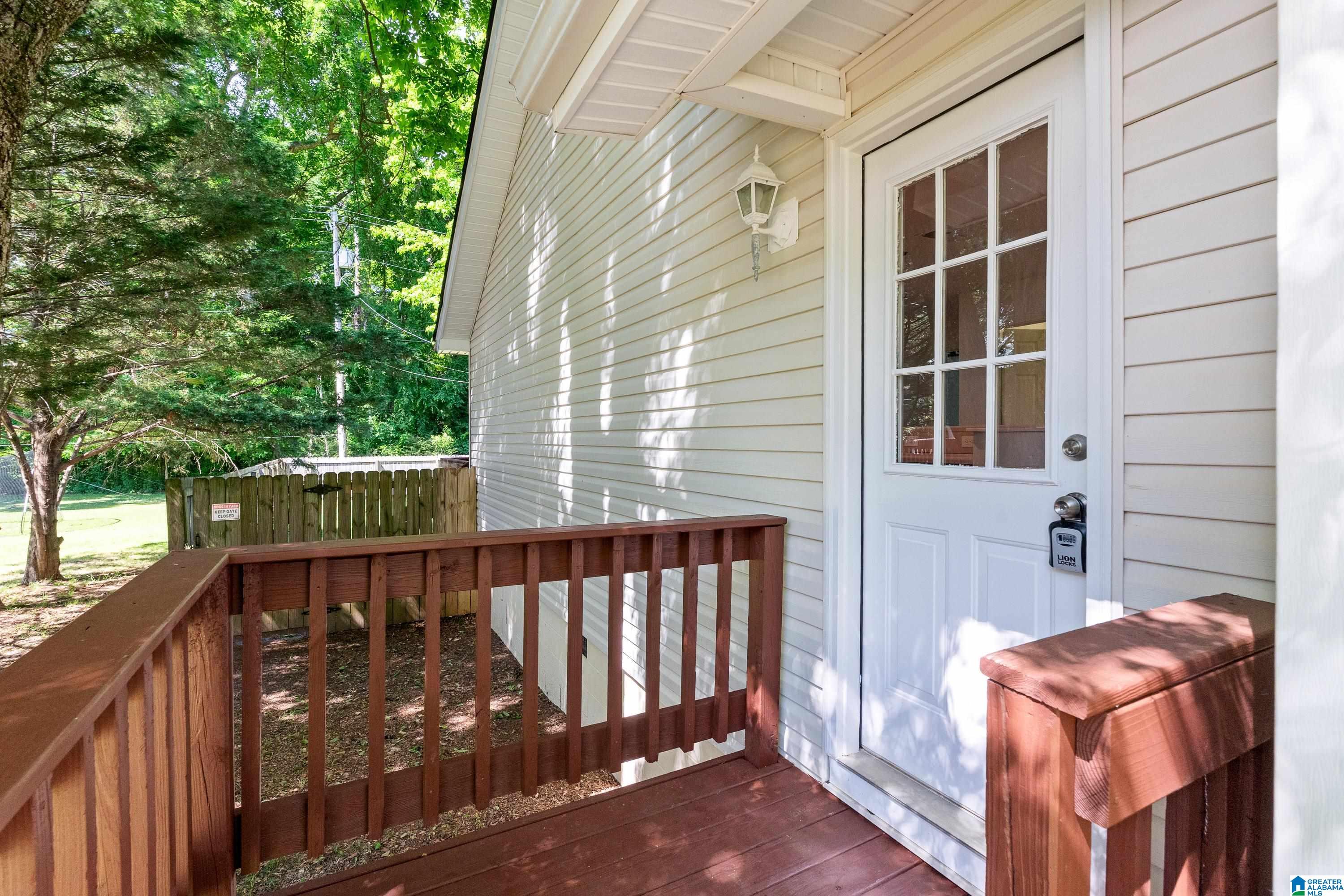 1004 W WALNUT STREET